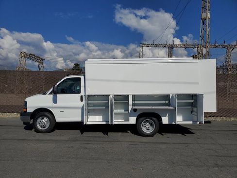New 2025 Chevrolet Express 3500 w/ Power Convenience Package image 7
