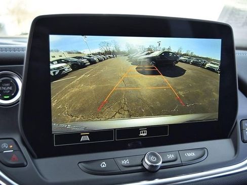 Used 2025 Chevrolet Blazer LT image 11