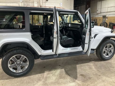 Used 2021 Jeep Wrangler Unlimited Sahara w/ Uconnect 4C Nav & Sound Group image 18