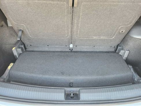 Used 2018 Volkswagen Tiguan SE w/ Panoramic Sunroof Package FWD image 33