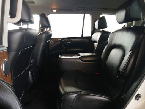 Used 2016 INFINITI QX80 4WD w/ Driver's Assistance Package image 13