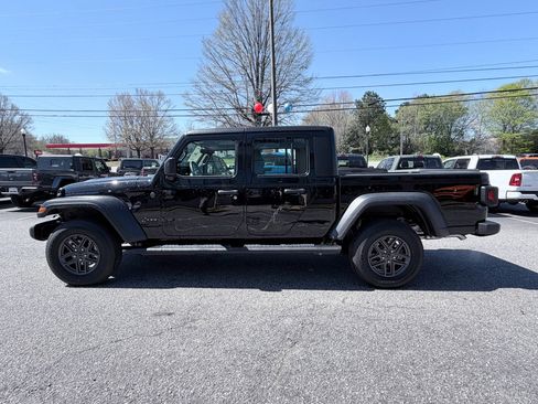 New 2026 Jeep Gladiator Sport image 5