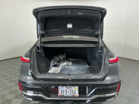 Used 2024 BMW i7 M70 w/ Executive Package image 27