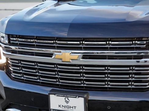 Used 2024 Chevrolet Suburban Premier image 6