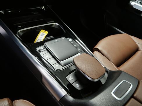 Certified 2022 Mercedes-Benz GLB 35 AMG 4MATIC image 23