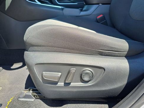 Used 2021 Toyota RAV4 XLE AWD/4WD image 29