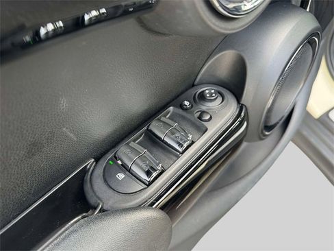 Used 2020 MINI Cooper S w/ Premium Package image 22