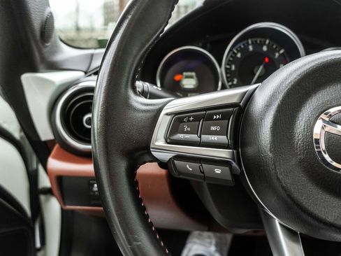 Used 2019 MAZDA MX-5 Miata RF Grand Touring RWD image 25