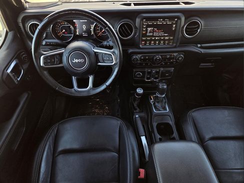 Used 2019 Jeep Wrangler Unlimited Sahara w/ Uconnect 4C Nav & Sound Group AWD/4WD image 9
