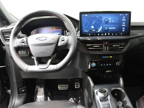 Used 2024 Ford Escape ST-Line w/ Tech Pack #1 FWD image 2