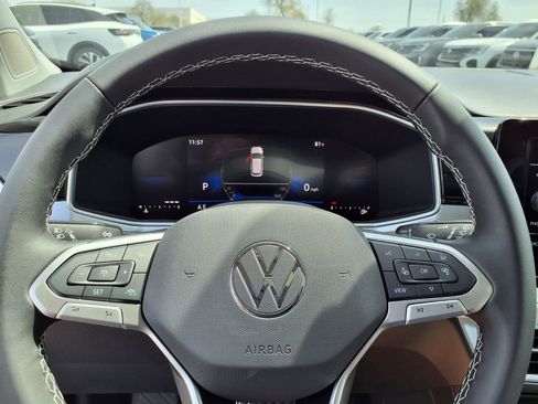 New 2026 Volkswagen Taos SE image 15