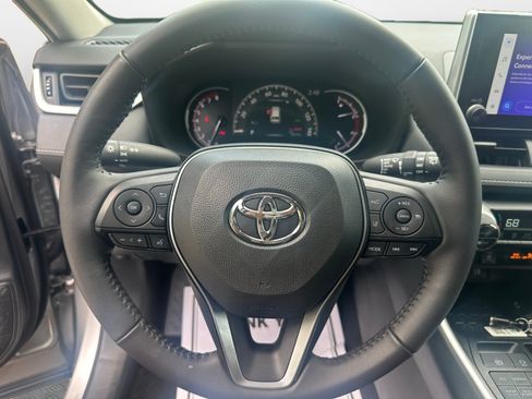 Used 2025 Toyota RAV4 XLE w/ Convenience Package AWD/4WD image 13