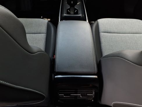 Certified 2024 Volkswagen ID.4 2WD image 24