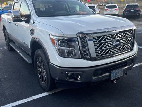 Used 2017 Nissan Titan Platinum Reserve image 14