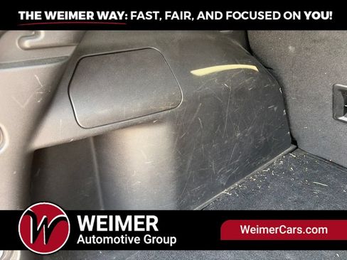 Used 2022 GMC Terrain SLT AWD/4WD image 12