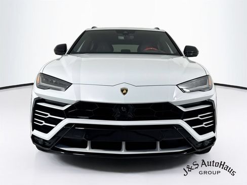 Used 2020 Lamborghini Urus AWD/4WD image 2