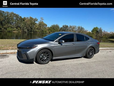 Certified 2025 Toyota Camry SE w/ Convenience Package image 1