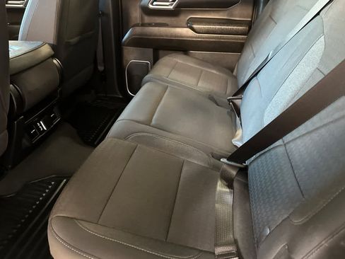 Used 2024 Chevrolet Silverado 1500 LT RWD image 5