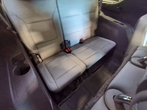 Used 2021 GMC Yukon SLT w/ SLT Luxury Plus Package image 31