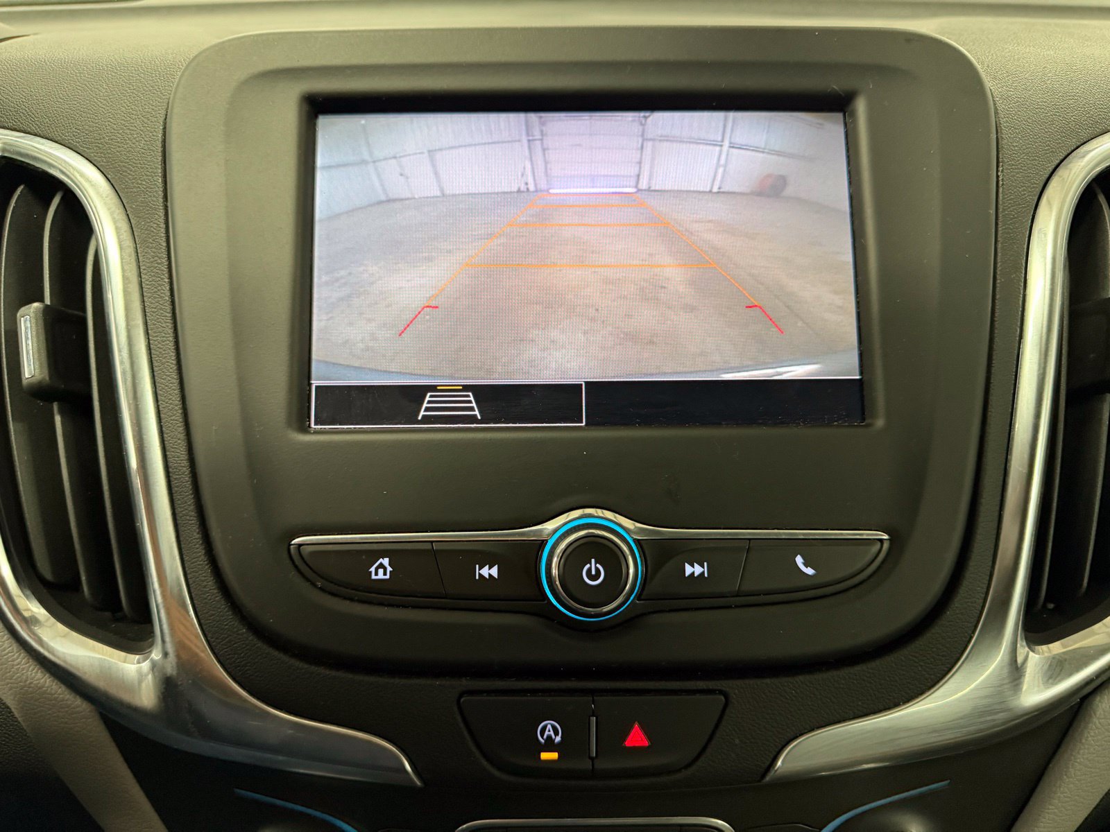 Used 2024 Chevrolet Equinox LS w/ LS Convenience Package FWD image 9