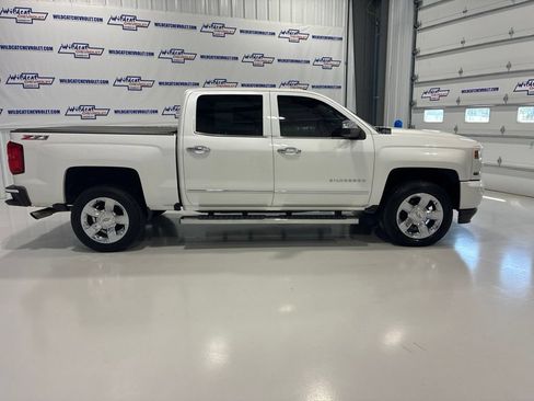 Used 2017 Chevrolet Silverado 1500 LTZ Z71 w/ LTZ Plus Package AWD/4WD image 8