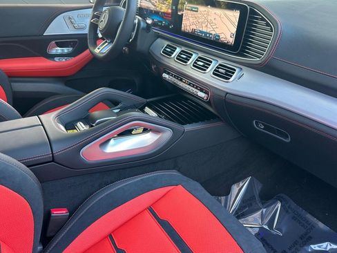 Certified 2025 Mercedes-Benz GLE 53 AMG 4MATIC image 28