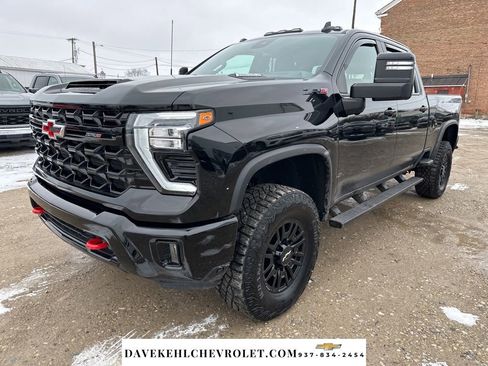 Used 2024 Chevrolet Silverado 2500 ZR2 w/ Technology Package image 1