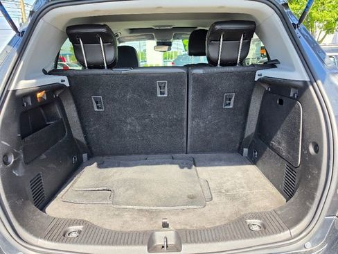 Used 2018 Chevrolet Trax LT w/ Sun & Sound Package FWD image 17