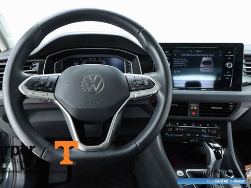 Used 2025 Volkswagen Jetta SEL FWD image 20
