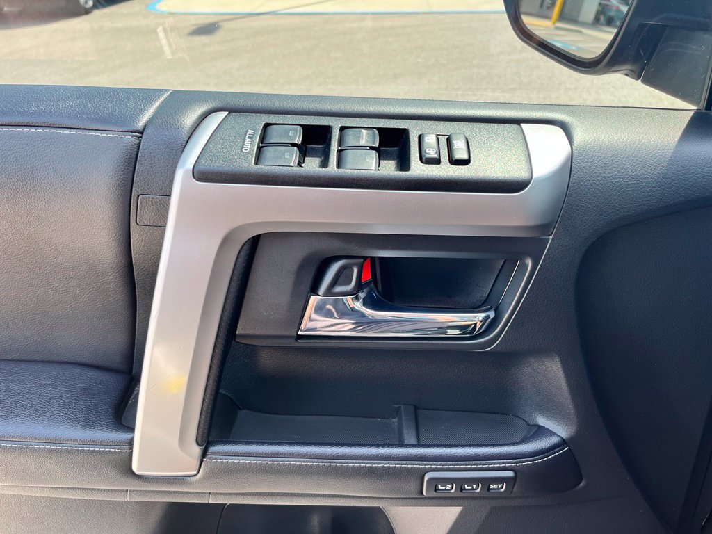 Used 2023 Toyota 4Runner Limited AWD/4WD image 21