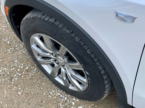 Used 2021 Cadillac XT4 Premium Luxury w/ Enhanced Visibility Package image 16