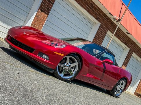 Used 2008 Chevrolet Corvette Convertible w/ Preferred Equipment Group RWD image 5
