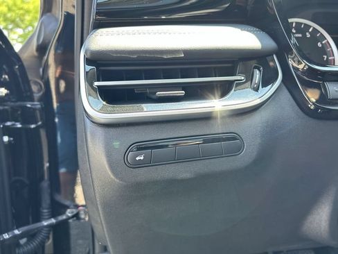 Used 2025 INFINITI QX60 Pure w/ Cargo Package AWD/4WD image 17