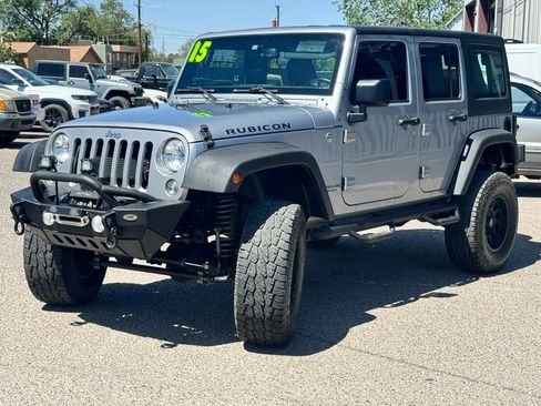 Used 2015 Jeep Wrangler Unlimited Rubicon w/ Connectivity Group AWD/4WD image 3