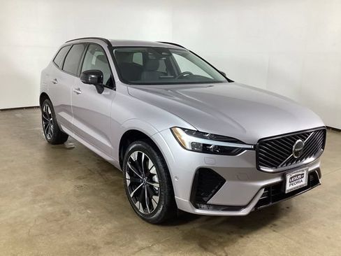 Used 2026 Volvo XC60 B5 Plus w/ Protection Package Premier AWD/4WD image 3