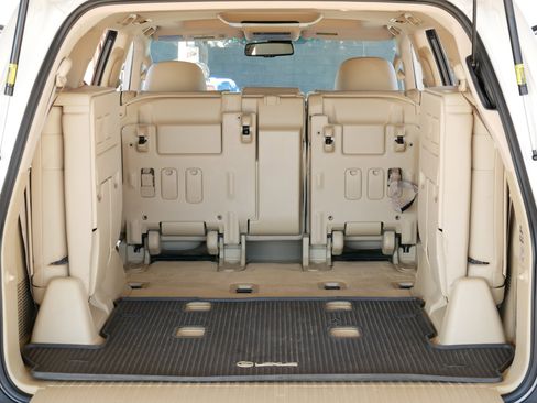 Used 2010 Lexus LX 570 4WD image 35