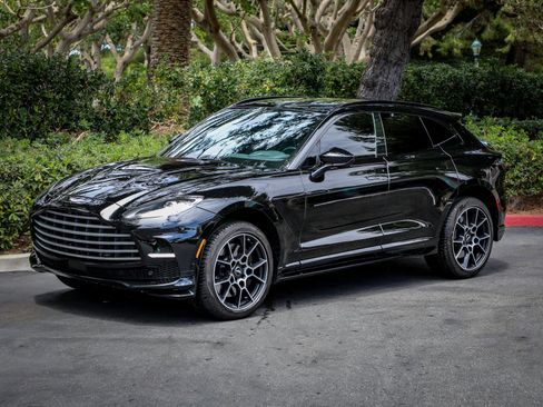 Used 2023 Aston Martin DBX 707 AWD/4WD image 2