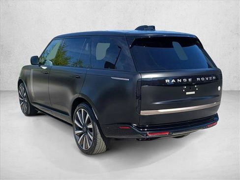 Used 2025 Land Rover Range Rover SV AWD/4WD image 7