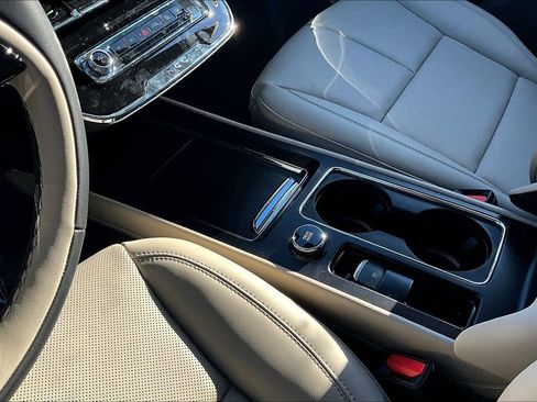 New 2026 Lincoln Corsair Premiere image 8