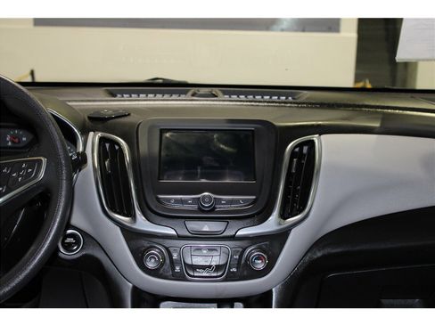 Used 2019 Chevrolet Equinox LS image 16