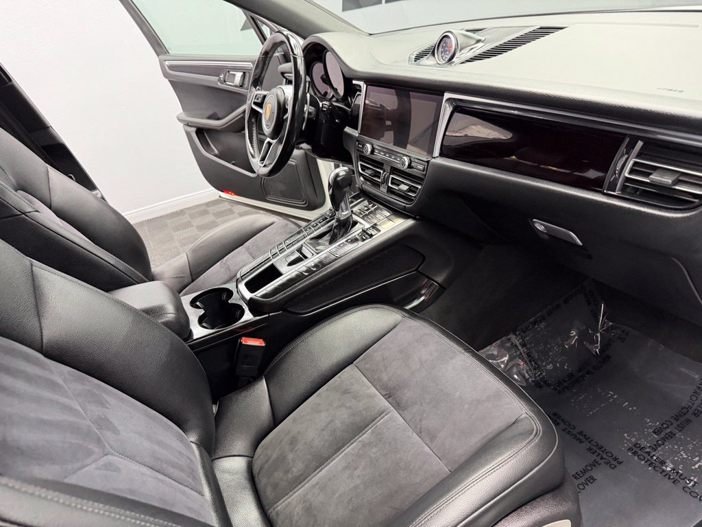 Used 2021 Porsche Macan AWD/4WD image 52