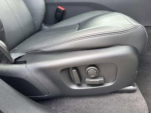 Used 2024 Land Rover Range Rover Velar S image 13