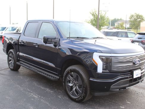 New 2025 Ford F150 Lightning Lariat image 7
