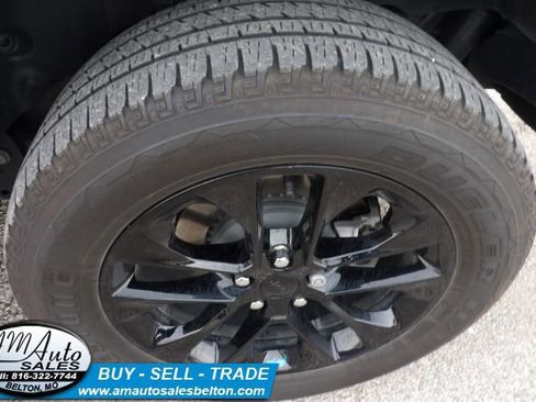 Used 2023 Jeep Wrangler Sahara w/ Cold Weather Group AWD/4WD image 11