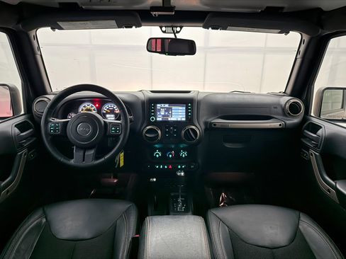 Used 2016 Jeep Wrangler Unlimited Sahara image 28