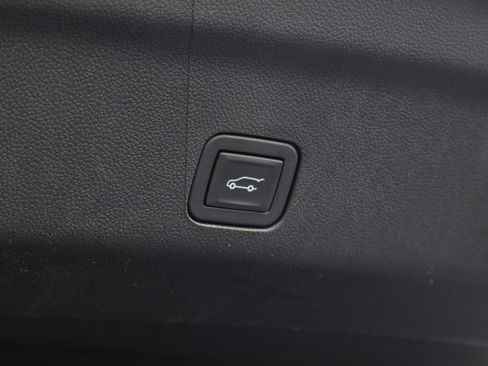 Certified 2024 GMC Yukon XL Denali AWD/4WD image 30
