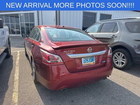 Used 2013 Nissan Altima 2.5 SV w/ 2.5SV Convenience Pkg FWD image 2