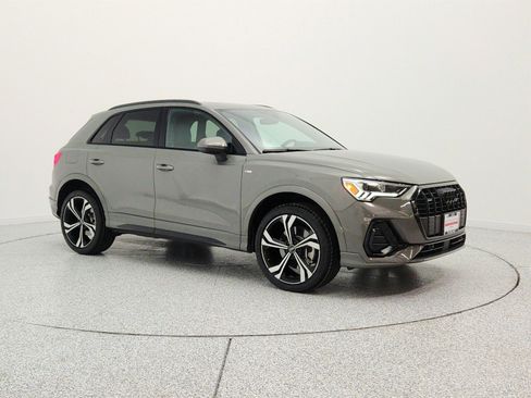 Used 2023 Audi Q3 2.0T Premium Plus w/ Premium Plus Package AWD/4WD image 3