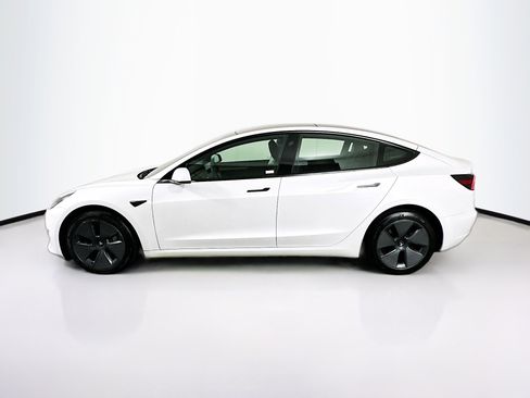 Used 2023 Tesla Model 3 Standard Range image 4
