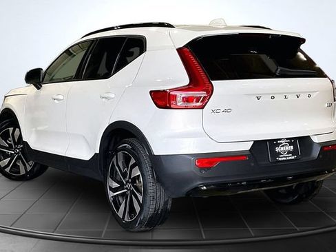 Certified 2023 Volvo XC40 B5 Plus w/ Protection Package Premier AWD/4WD image 16
